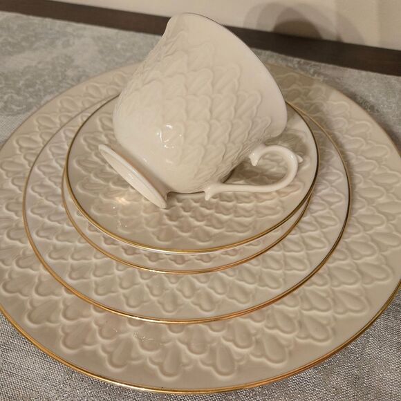VINTAGE LENOX JACQUARD GOLD CHINA 5 PIECE PLACE SETTING - Picture 4 of 8